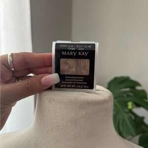 NEW Mary Kay Radiant Copper Glow‎ illuminating bronzer